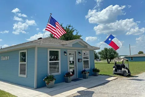 Wandering Oaks RV Park