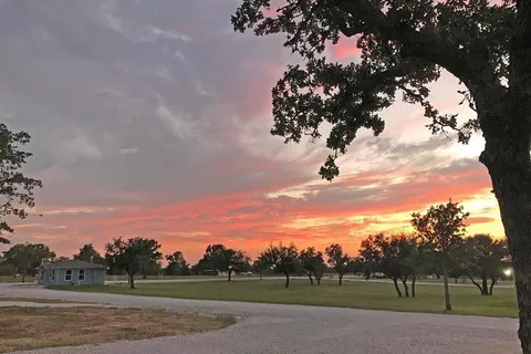 Wandering Oaks RV Park