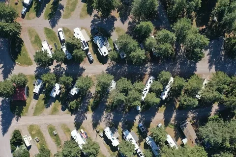 Starry Night Lodging & RV - Glacier