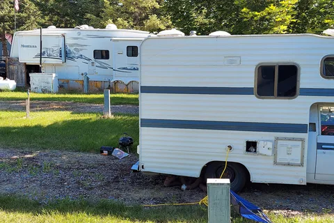 Starry Night Lodging & RV - Glacier