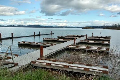 Fern Ridge Shores RV Park and Marina