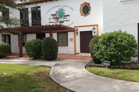 Llano Grande Lake Park Resort and Country Club Mhp