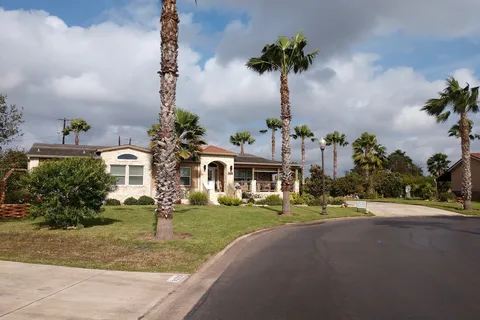 Llano Grande Lake Park Resort and Country Club Mhp