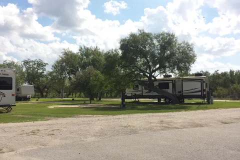 A Country Breeze RV Park