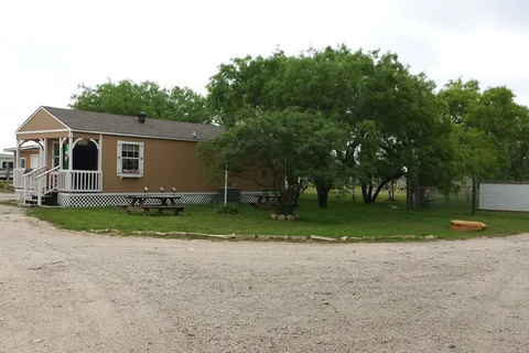 A Country Breeze RV Park
