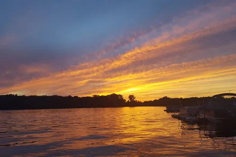 Sunset Cove Resort