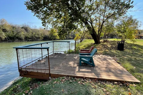 Basin RV Resort - Bastrop