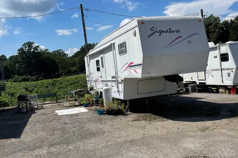 Elvis Presley Blvd RV Park