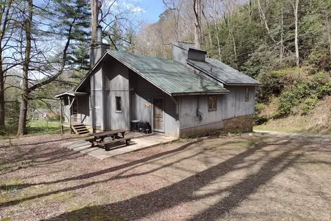 Nelsons Nantahala Hideaway