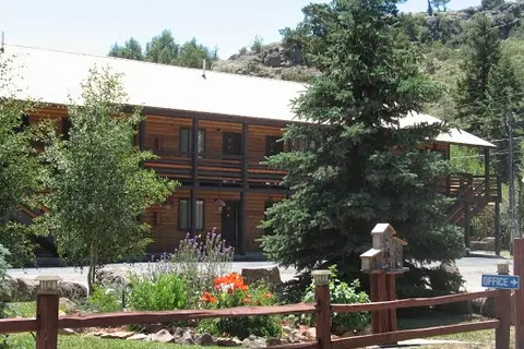 Ute Bluff Lodge
