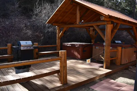 Ute Bluff Lodge