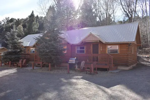 Ute Bluff Lodge
