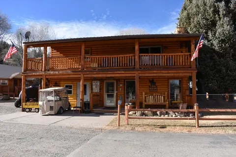 Ute Bluff Lodge