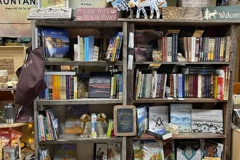 Cardwell General Store and Campground