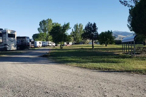 Cardwell General Store and Campground