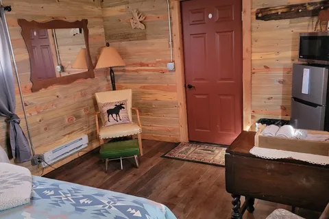 Cardwell General Store and Campground