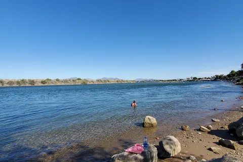 Hidden Beaches River Resort