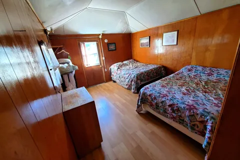Bear Paw Fishing Resort and RV Park