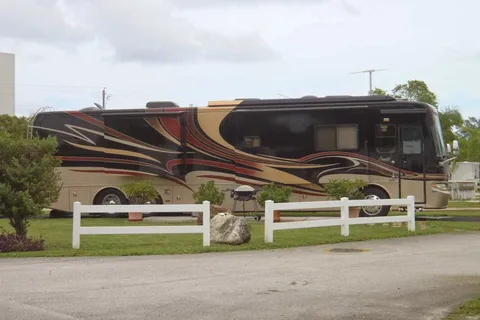 Del Raton RV Park