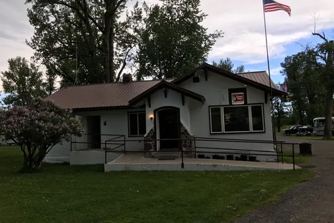 Bernie and Sharon's Riverfront RV Park