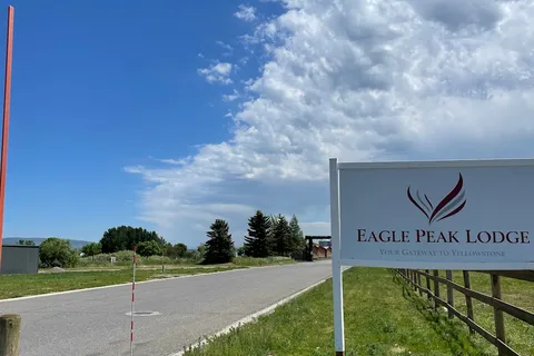Eagle Peak Lodge and RV Campground