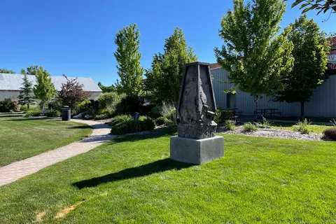 Eagle Peak Lodge and RV Campground