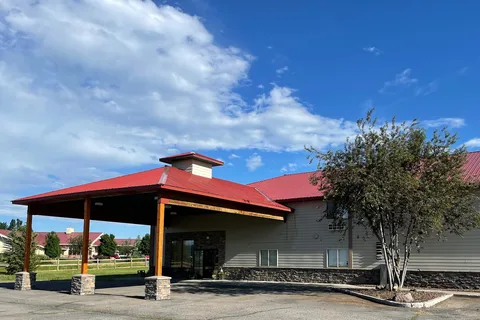 Eagle Peak Lodge and RV Campground