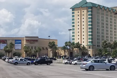 Hollywood Casino RV Park