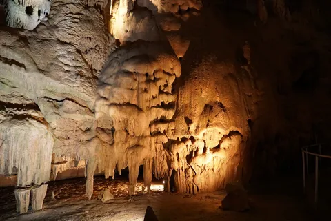 Cathedral Caverns State Park