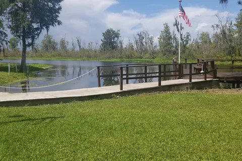 Lake Pan RV Village