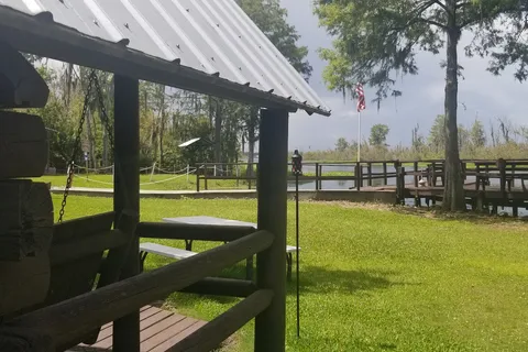 Lake Pan RV Village