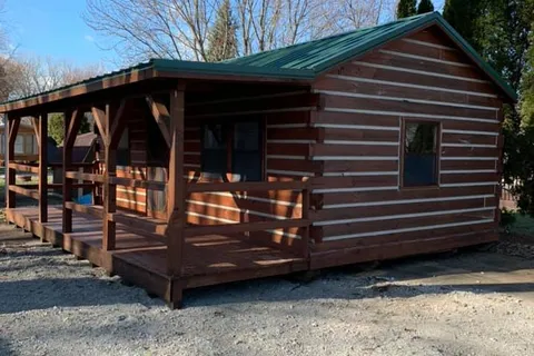 Lakeshore Camp Resort