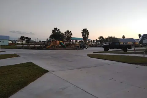 R and R RV Resort and Casitas