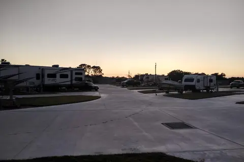 R and R RV Resort and Casitas