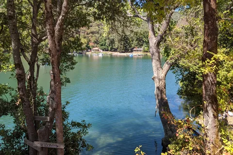 Narrows Lodge Resort
