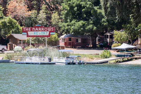 Narrows Lodge Resort