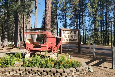 Movin' West RV Park