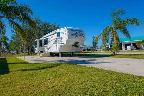 The Waves RV Resort, a Zeman Signature Resort (55+)