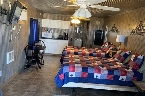 Set In Stone Cabins and RV Park