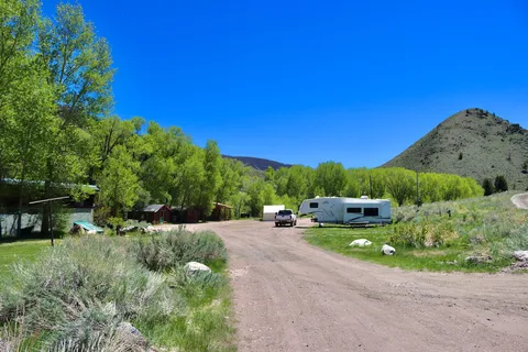Woods Landing Resort