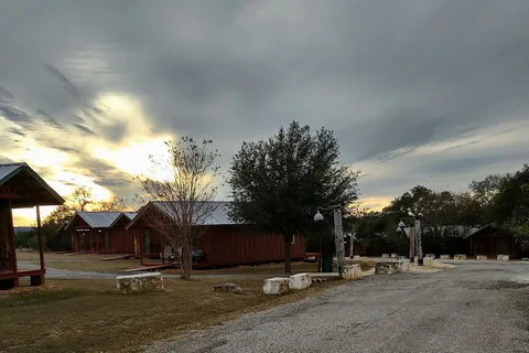 Antler Oaks Lodge and RV Resort