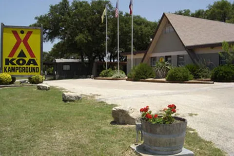 BENDING OAKS RANCH RV RESORT, LLC
