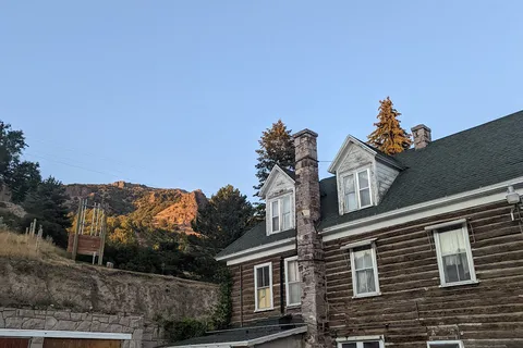 Heise Hot Springs Inc
