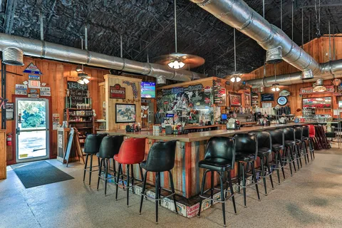 The Cove Pub Campground