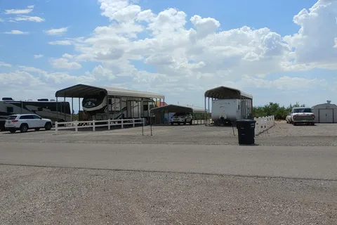 Desert Paradise MH and RV Park