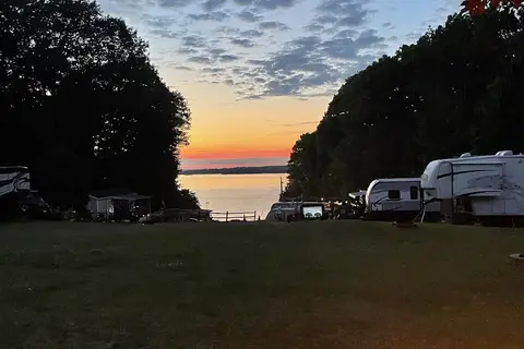 Merry Knoll 1000 Islands Campground