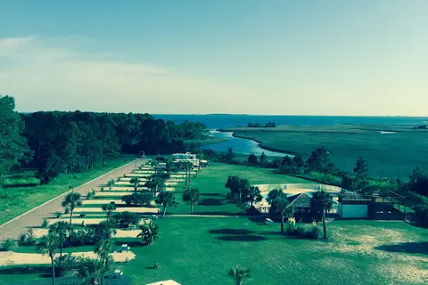 Sunset Isle RV and Yacht Club Resort