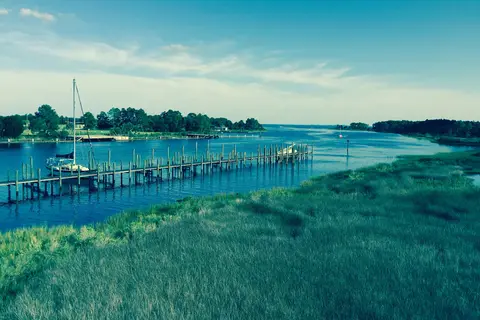 Sunset Isle RV and Yacht Club Resort