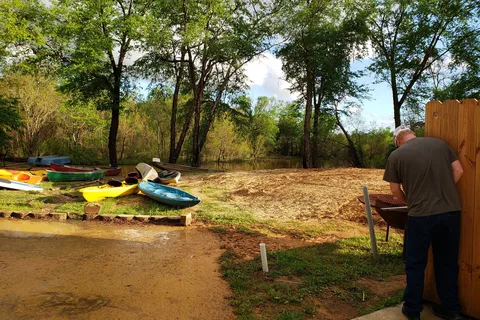 Lake Palestine Gateway RV Park