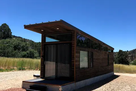 Cliffside Cabins and RV Park
